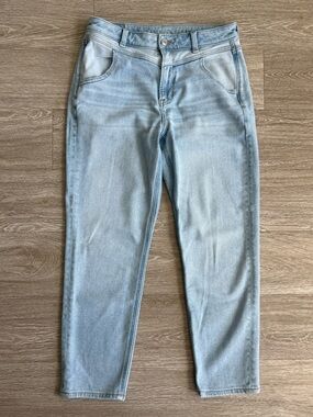American Eagle Light Wash Jeans